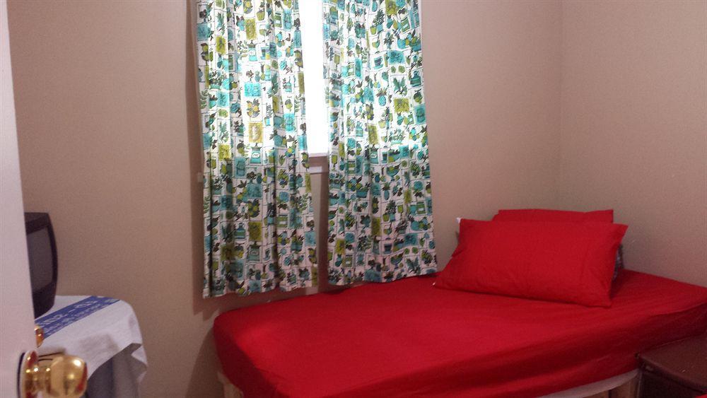 Toronto Travellers Home ภายนอก รูปภาพ