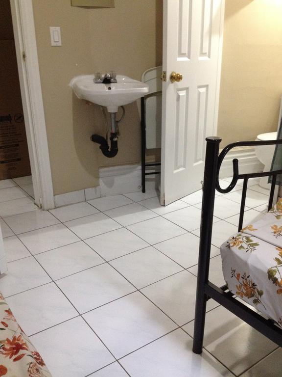 Toronto Travellers Home ภายนอก รูปภาพ