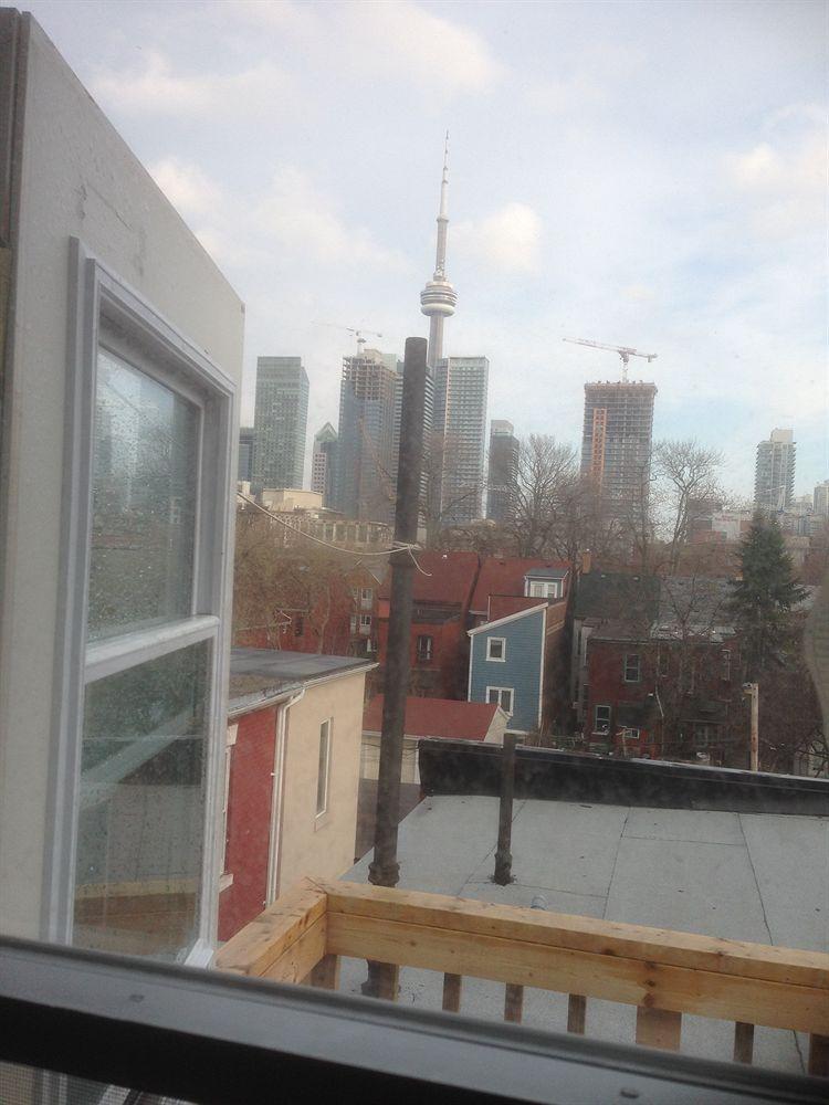 Toronto Travellers Home ภายนอก รูปภาพ
