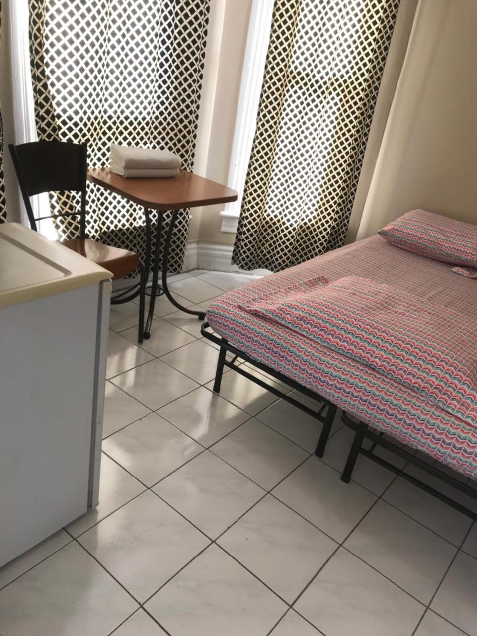 Toronto Travellers Home ภายนอก รูปภาพ